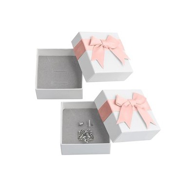 Petite boîte à boucles d'oreilles